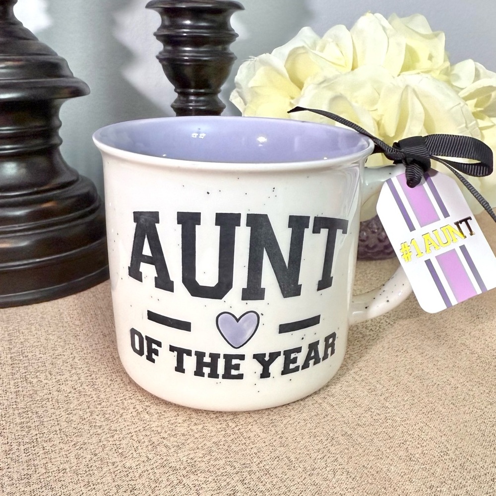 NWT AUNT OF THE YEAR Ceramic Mug